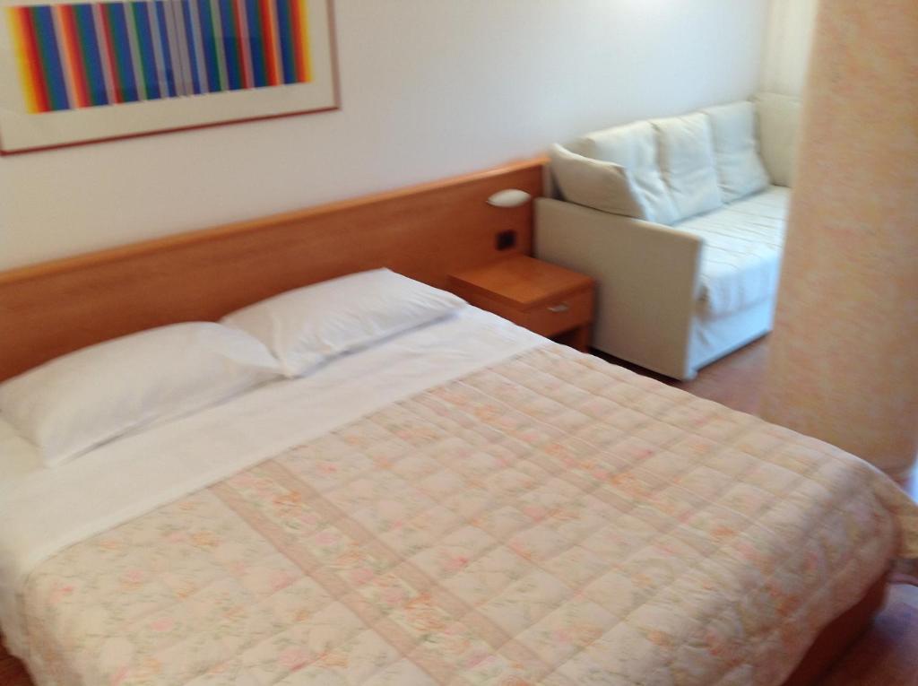 Hotel Karinhall Τρέντο Δωμάτιο φωτογραφία